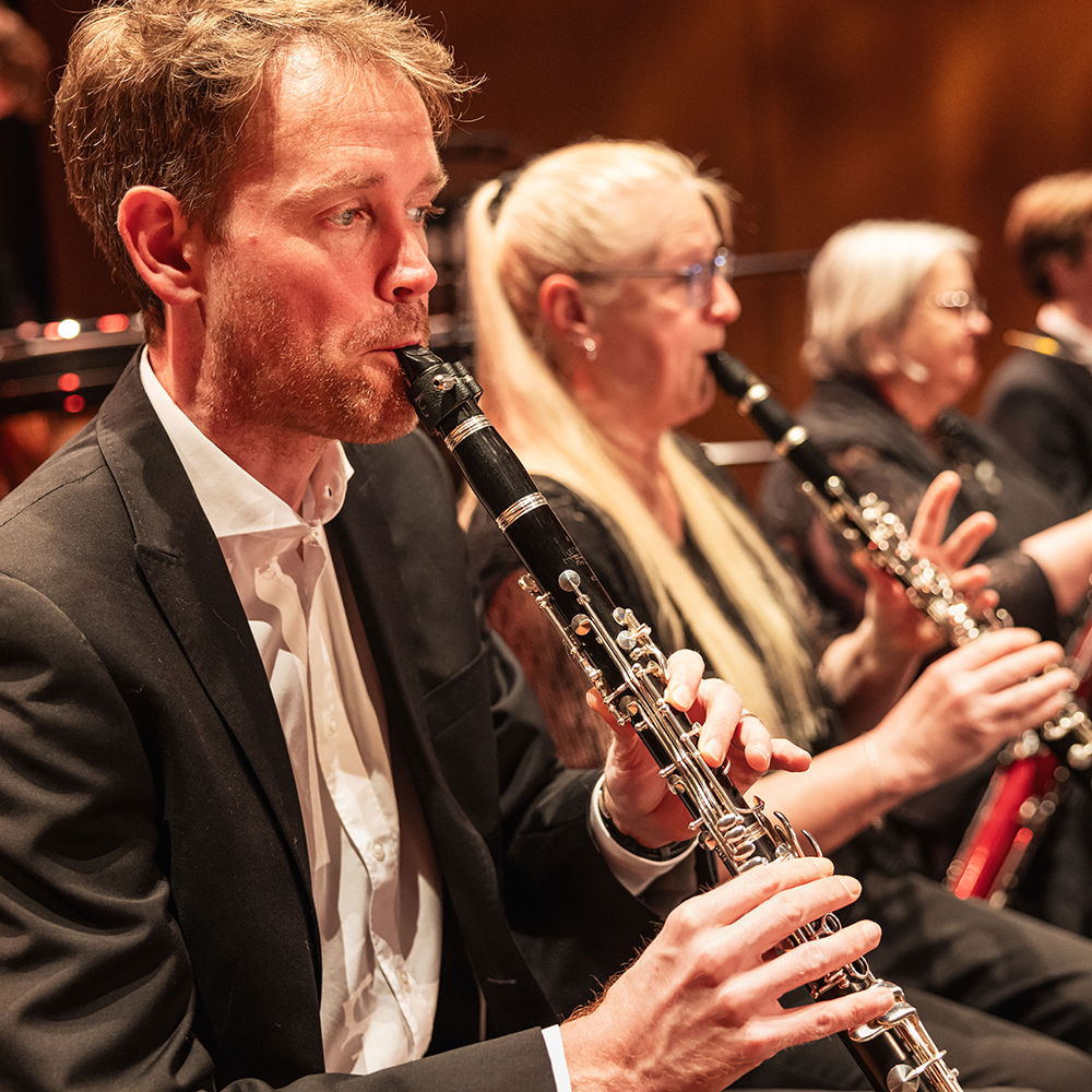 Houtblazers van het Flevolands Philharmonisch Orkest maken muziek